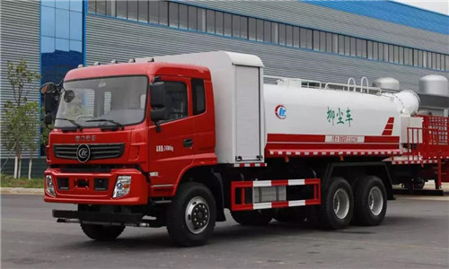 程力智造的程力威牌底盤及整車，其中的一體化抑塵車和園林綠化噴灑高壓消防多功能水車特別受到市場青睞。