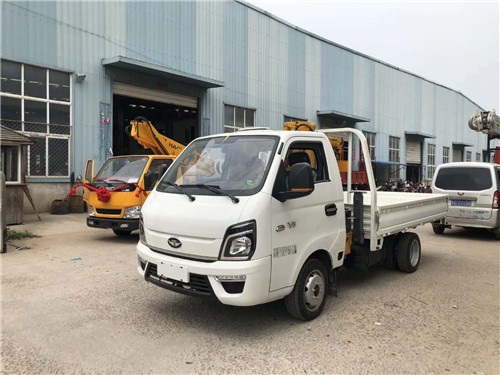 唐駿國(guó)六藍(lán)牌隨車吊,小型隨車吊 匹配1.3——1.8噸4節(jié)直臂吊機(jī)