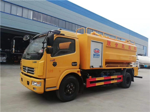 東風(fēng)多利卡D7清洗吸污車現(xiàn)車壹臺(tái)，污水罐7方，清水罐2.7方