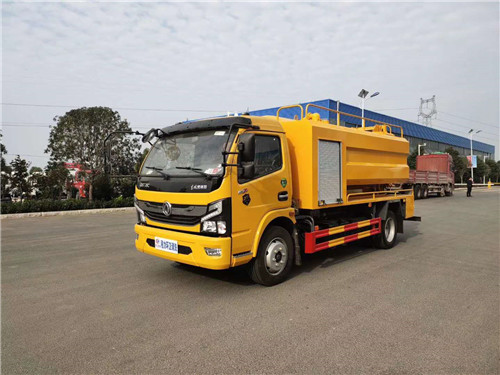 國(guó)六大多利卡清洗吸污車，吸污罐7立方，水箱2.7立方圖片參數(shù)