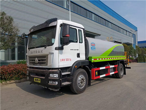 國六重汽汕德卡13.6噸灑水車現(xiàn)車，公告免征環(huán)保已公示