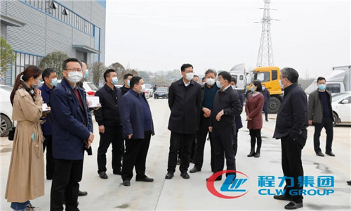 程力汽車集團總經理程阿羅對曹廣晶副省長在百忙之中來程力汽車集團調研表達衷心感謝，向領導們立下了軍令狀，程力一定會抓好目前產能恢復和國家相關優(yōu)惠政策的大好機遇，在保質保量完成既定生產目標任務的同時，緊跟時代步伐加大先進技術和新產品的研發(fā)投入，牢牢把握市場的發(fā)展動向。始終把品牌發(fā)展、品牌效應作為首要工作任務，將程力這一優(yōu)秀的品牌打造成為湖北省優(yōu)秀民營企業(yè)的一張“金字招牌”。