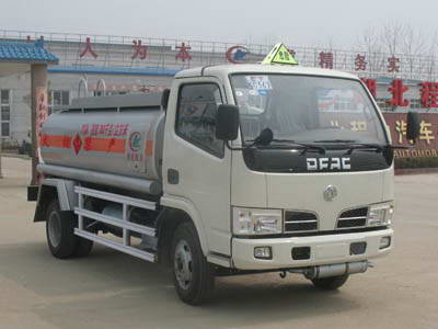東風小霸王2-4噸加油車