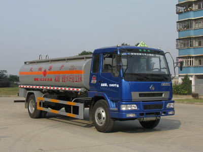 東風(fēng)柳汽化工液體運(yùn)輸車
