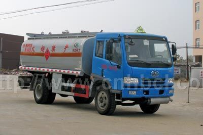 國四解放運(yùn)油車