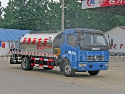 國(guó)四東風(fēng)多利卡智能瀝清灑布車(chē)