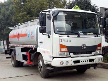 國(guó)五東風(fēng)嘉運(yùn)12方加油車(chē) 